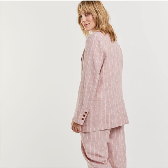 Women’s Blazer Reitmans sz 20 linen blend. Chest:46.5 in, waist 41.5 in, Hips 49 - Picture 2 of 9